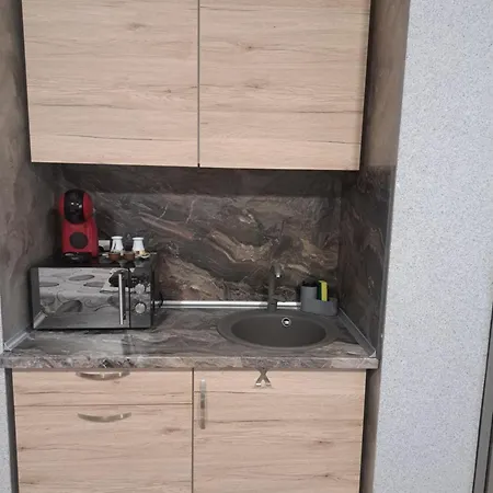 Nyaraló мурите