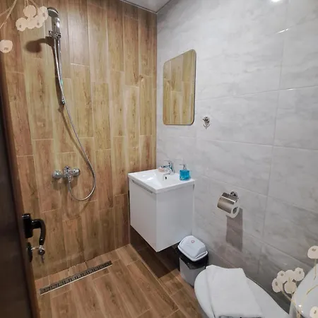 Nyaraló мурите